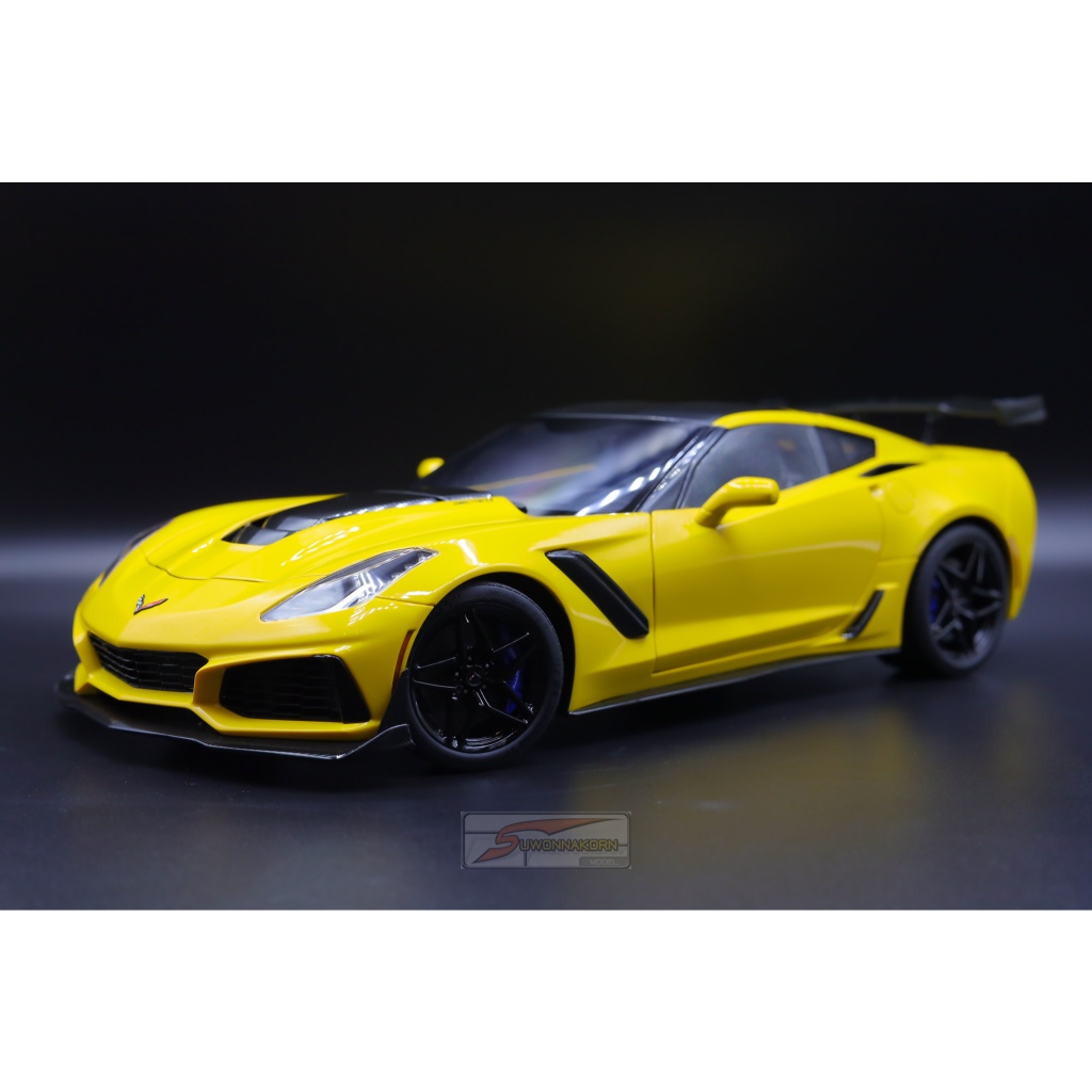 AUTOart 1/18 CHEVROLET CORVETTE C7 ZR1 (CORVETTE RACING YELLOW TINTCOAT)