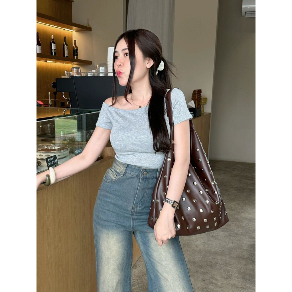 เสื้อปาดไหล่แขนสั้น ทรงรัดรูป - รูปที่ 3