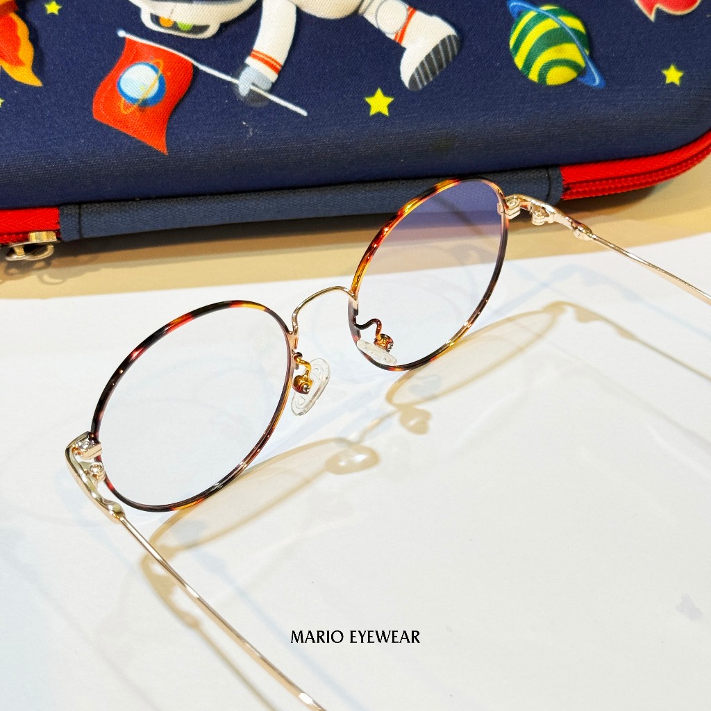 “Mario: แว่นเด็ก อายุ 4-12 ปี  แว่นกรองแสงสีฟ้า ออกแดดเปลี่ยนสีดำ/สีชา เลนส์เซฟตี้ ปลอดภัยสำหรับเด็ก” ราคา ถูกที่สุด ดีลบีเคเค แกลเลอรีภาพที่ 6