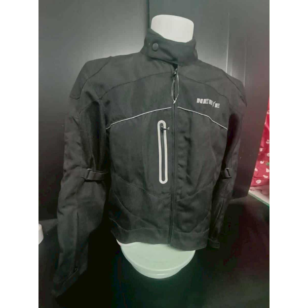 เสื้อการ์ด ยี่ห้อ NERVE  รหัสสินค้า M97 Size M สินค้าเป็นสินค้าตัวโชว์