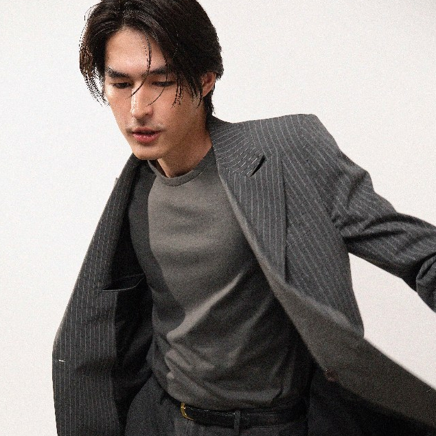 era-won เสื้อสูท รุ่น Double Breasted Blazer สี Pinstripe grey