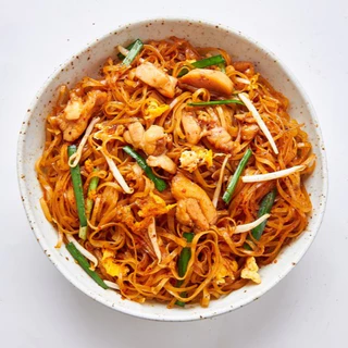 ผัดหมี่โคราช ซอสผัดสำเร็จรูป หมี่โคราชพร้อมน้ำปรุง ตราธันยธรณ์ แพค4ห่อ (ต้นตำรับ2ห่อ/แซ่บ2ห่อ)