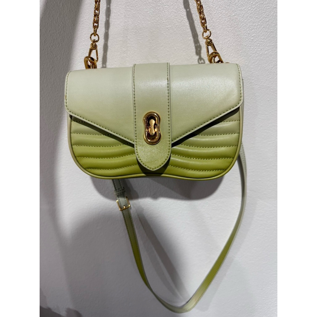 กระเป๋า charles & keith