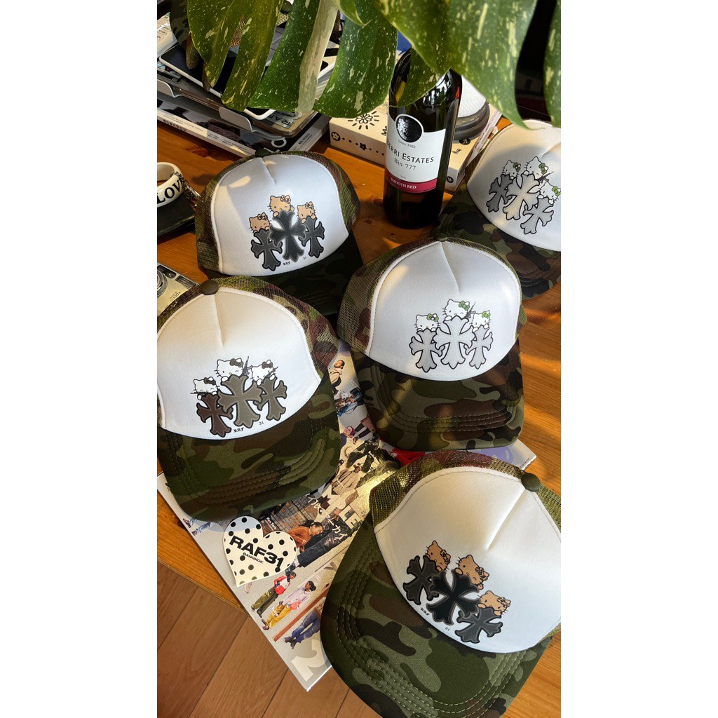 RAF31 - Hello b*tch Trucker cap (หมวก)