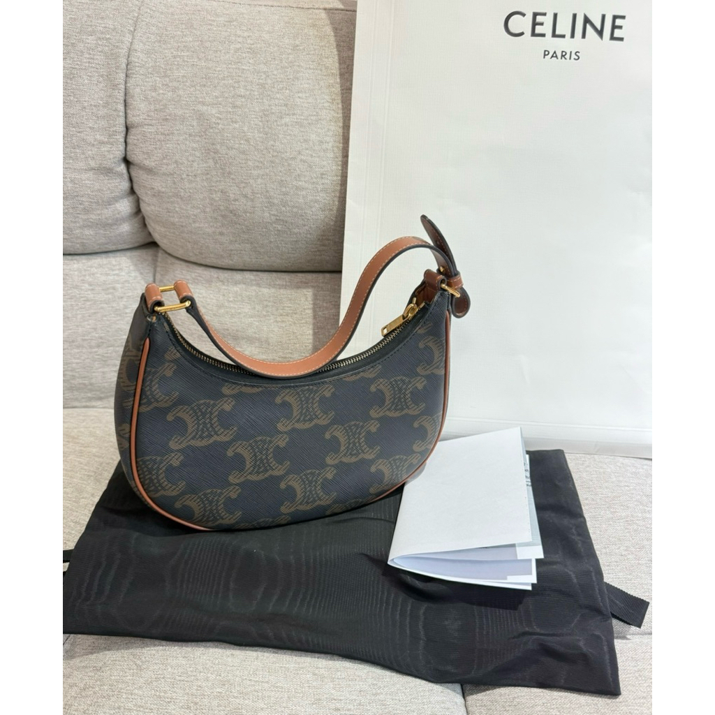 Used Celine ava medium big Logo Y.22