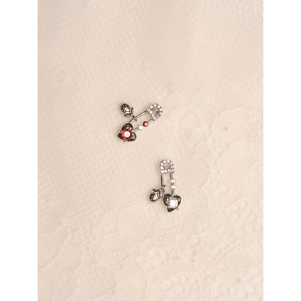 More Than Piercing: MP17 Strawberry Pin *waterproof* (Ms.Berry Collection) (1 pc) จิวหู/ต่างหู