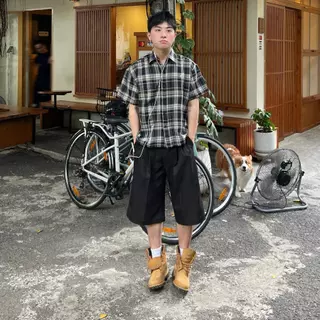 Karants เสื้อเชิ้ตผ้าสักหลาด Cropped Boxy ตกแต่งด้วยขอบโลหะเรียบ สำหรับผู้ชายและผู้หญิง Unisex - KR268