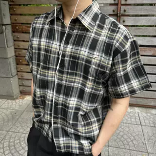 Karants เสื้อเชิ้ตผ้าสักหลาด Cropped Boxy ตกแต่งด้วยขอบโลหะเรียบ สำหรับผู้ชายและผู้หญิง Unisex - KR268