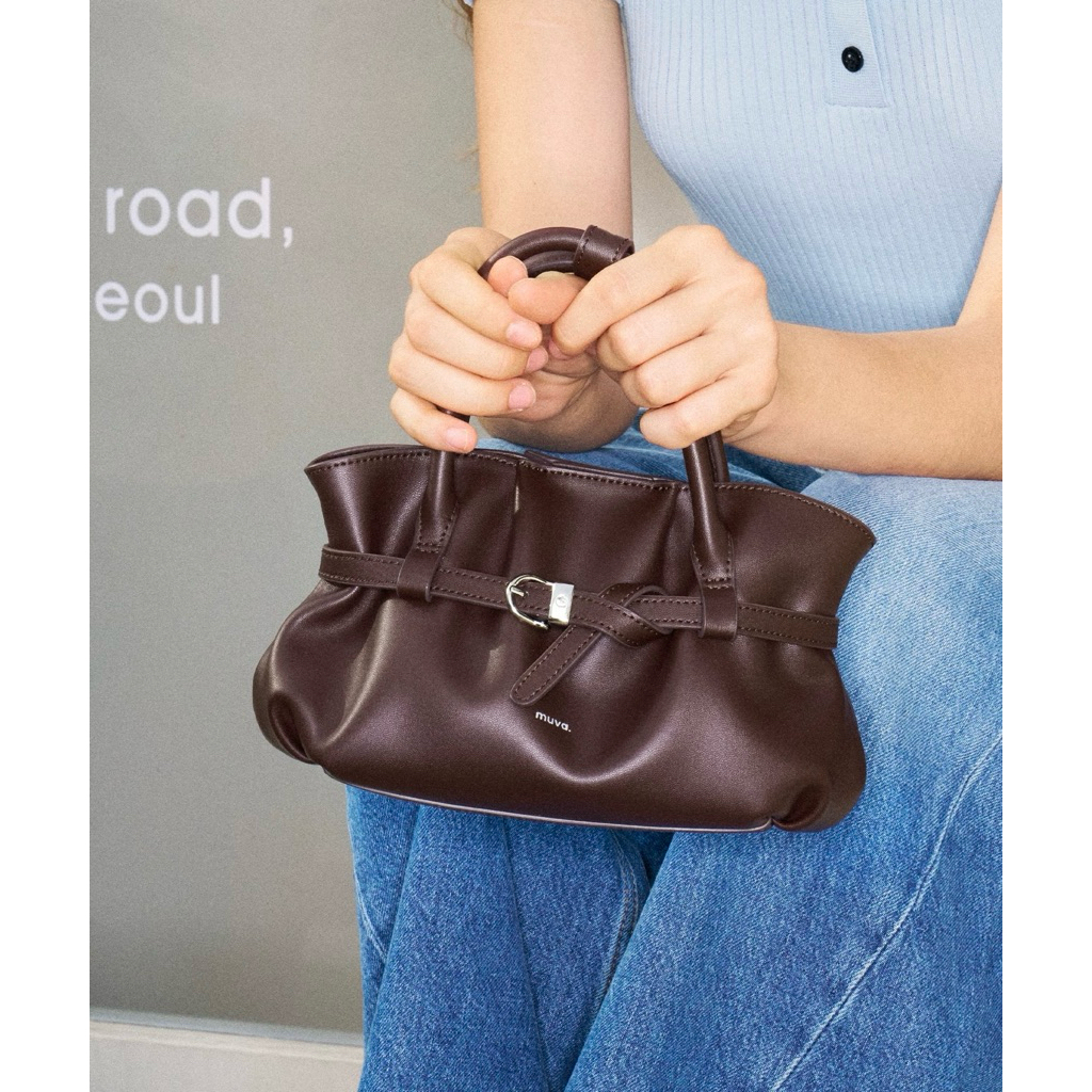 MUVA [โค้ดลด 20% เหลือ 2072.-] MU-690 Roast Wheat Small Bag กระเป๋าสะพายข้าง