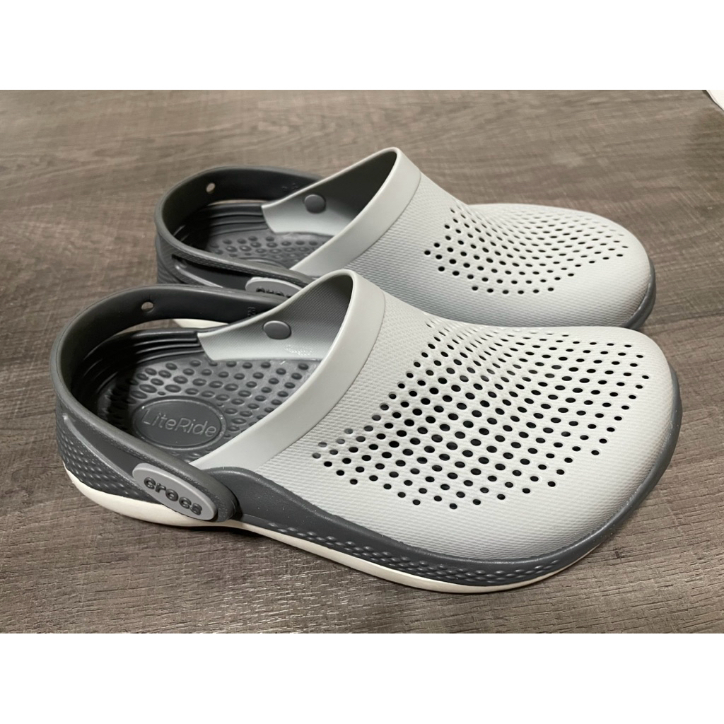 Crocs LiteRide Clog สีเทารองเท้าแตะ size J3 ของแท้