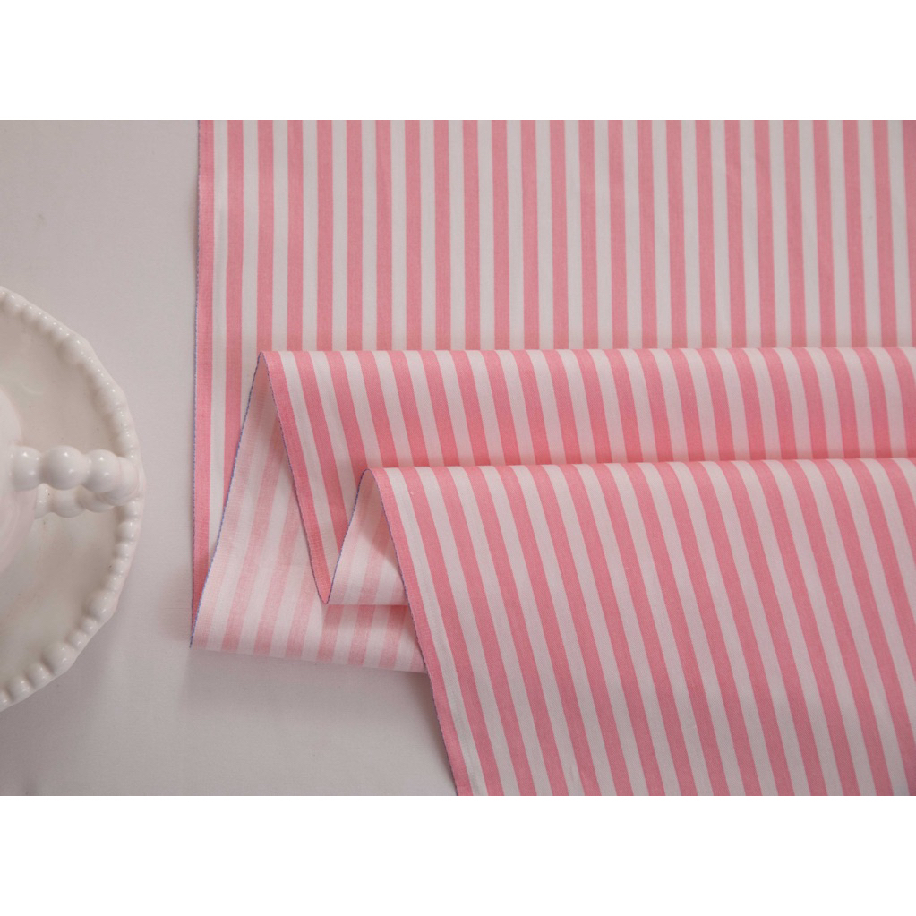 ผ้าคอตตอน 100% ทอทวิล ผ้าเมตร พิมพ์ลายดอกไม้กับผีเสื้อ หน้ากว้าง 1.6 เมตร