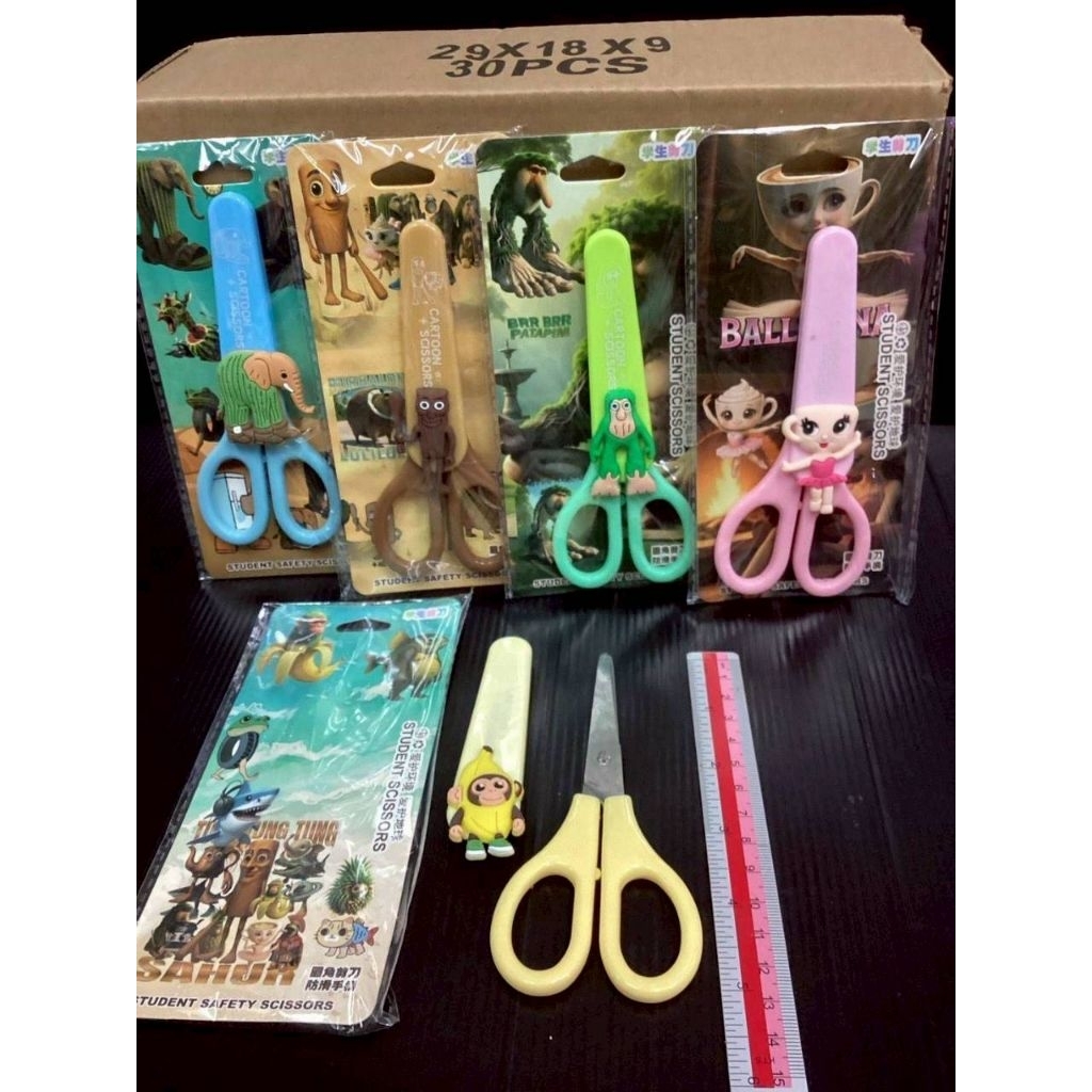 กรรไกร กรรไกรสแตนเลส ลายการ์ตูน  พร้อมปลอกเก็บ ใข้งาน สะดวก ปลอดภัย