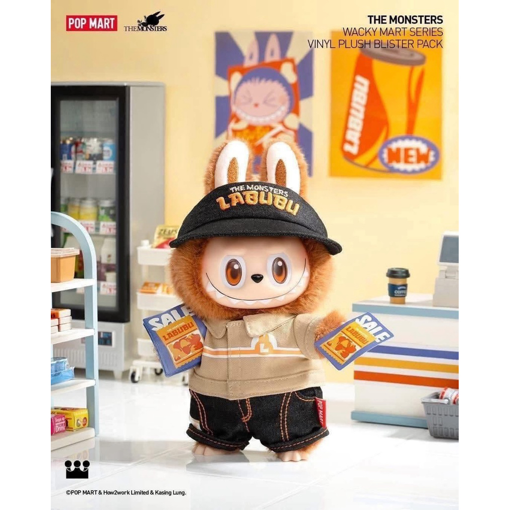 พร้อมส่งจากไทย 𝐓𝐇𝐄 𝐌𝐎𝐍𝐒𝐓𝐄𝐑𝐒 𝐖𝐚𝐜𝐤𝐲 𝐌𝐚𝐫𝐭 𝐒𝐞𝐫𝐢𝐞𝐬-𝐕𝐢𝐧𝐲𝐥 𝐏𝐥𝐮𝐬𝐡 𝐁𝐥𝐢𝐬𝐭𝐞𝐫 𝐏𝐚𝐜𝐤พวงกุญแจต้าวบู้ในชุดพนักงานสุดป่วน