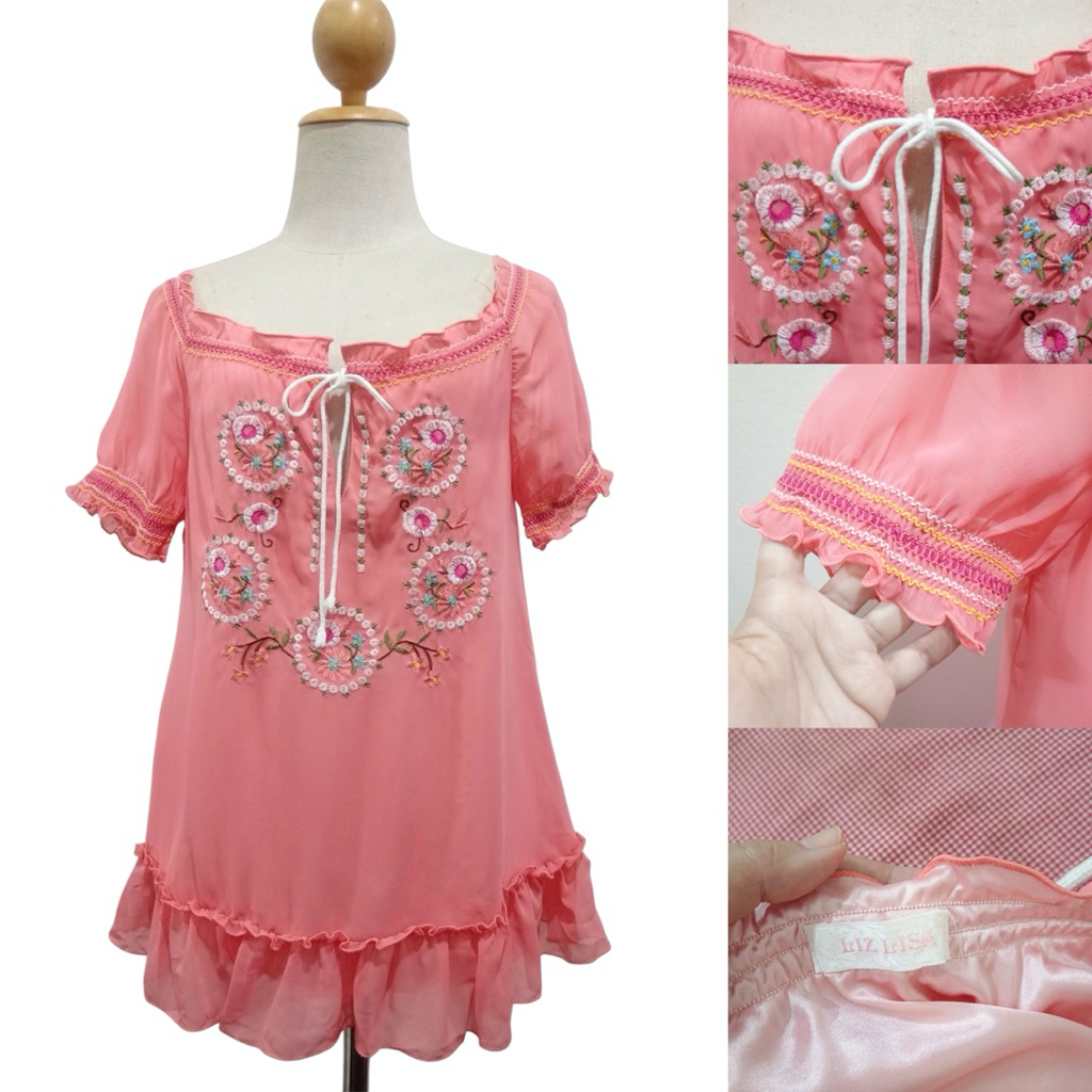 เสื้อ Lizlisa มีลายปักตรงอก