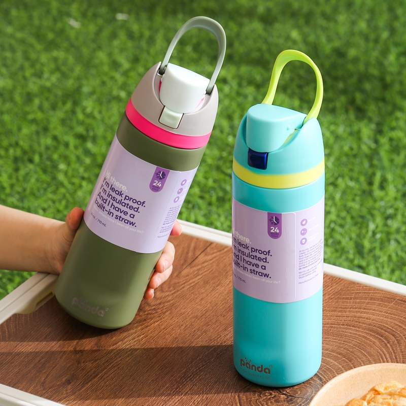 PANDA NEW!!! ขวดน้ำเก็บความเย็น 710ML/24OZ สแตนเลส304 เก็บเก็บความเย็น มีหูจับ มีหลอดดูด ยกดื่มได้ พร้อมจับ 8สี