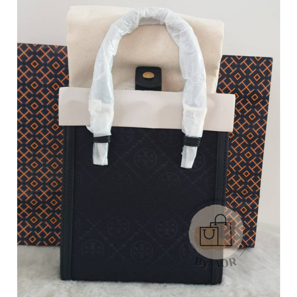 ORY BURCH T MONOGRAM MINI CROSSBODY ZIP PACK  Code : 152133 Colour : BLACK Size :   6.3” (L) x 7.3” 