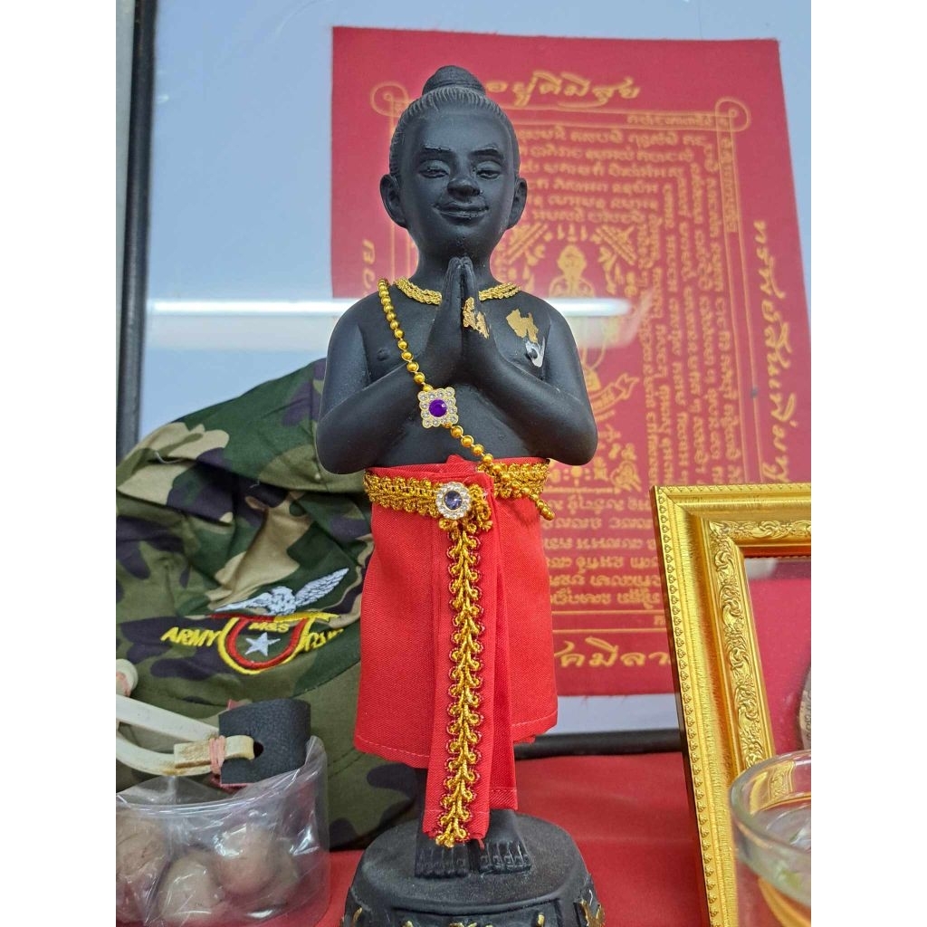 ชุดถวายไอ้ไข่ (ผ้านุ่งแดง+สังวาลย์)