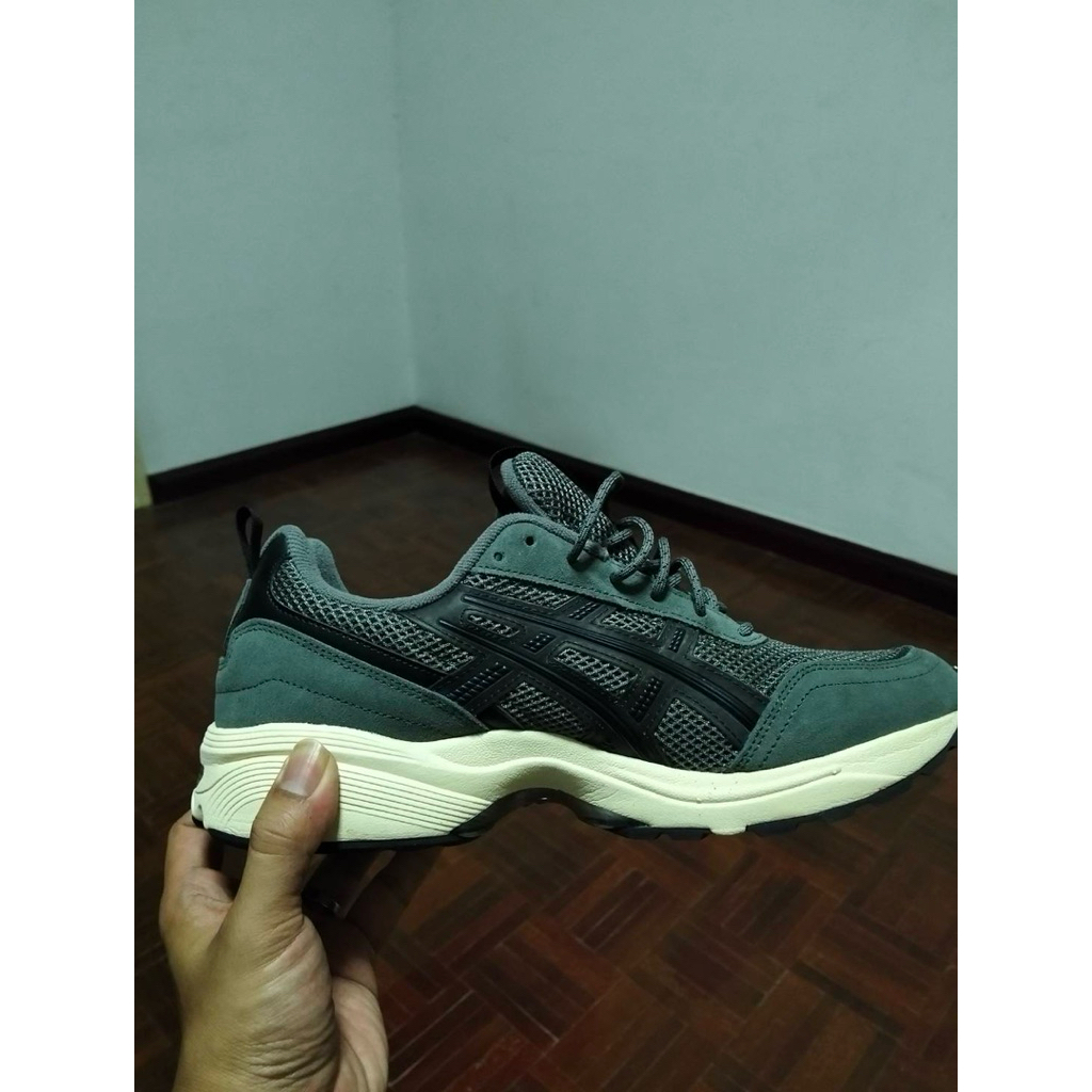 รองเท้า Asics Gel-1090V2 Unisex ส่งต่อใส่ครั้งเดียว เล็กไป