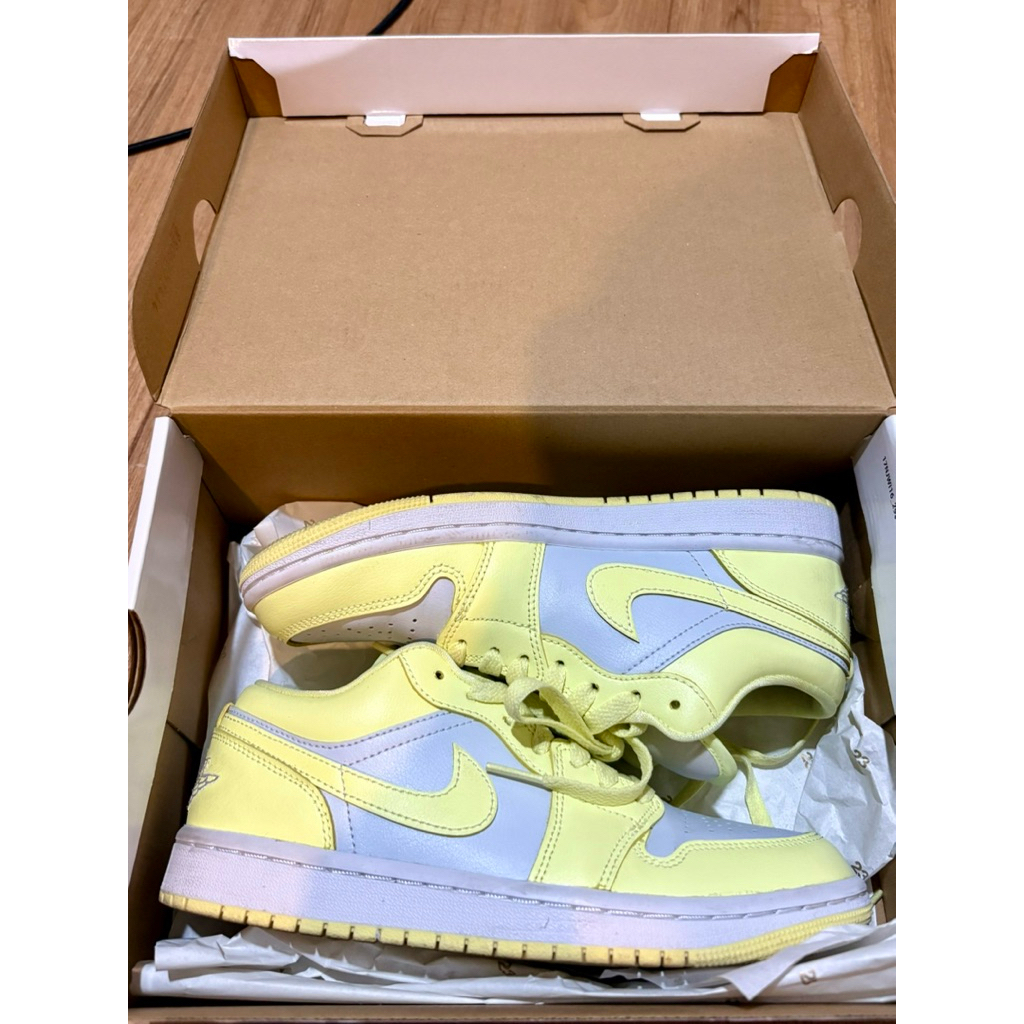 Nike WMNS AIR Jordan 1 low "Lemonade“ size EUR 38 ของแท้💯 เช็คได้ สภาพ90% พื้นไม่สึก ซื้อมา 3,800 ขอ