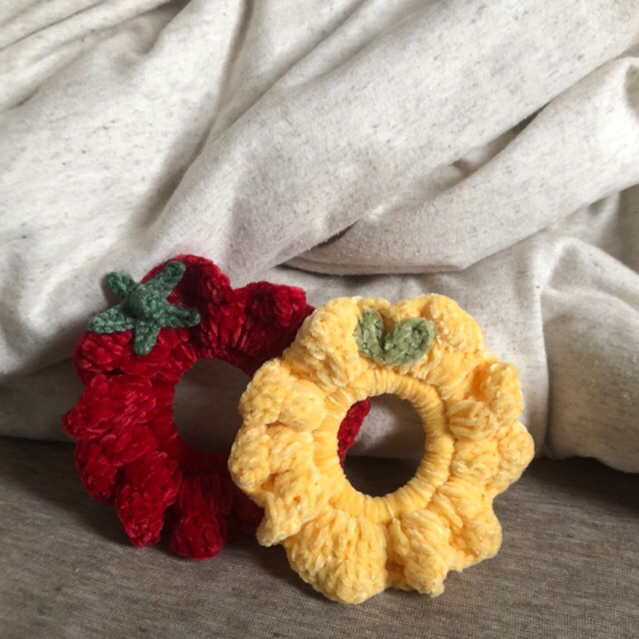 hoooooman.n   berry scrunchy ยางรัดผมมะเขือเทศ เลมอน เบอร์รี
