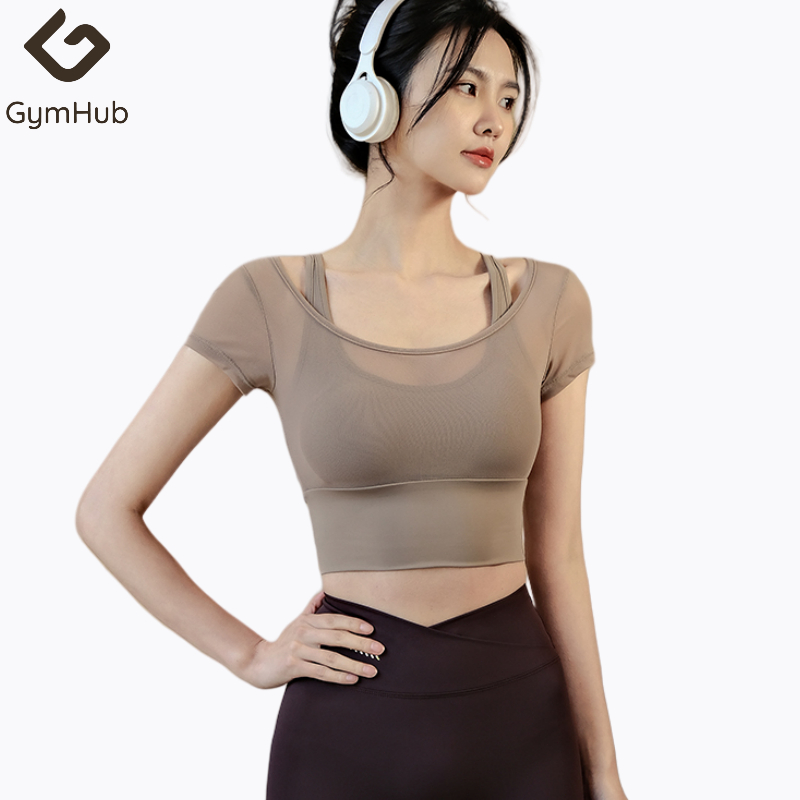 GymHub เสื้อโยคะแบบมีแผ่นรองอก เหมาะสำหรับการฝึกพิลาทิสและออกกำลังกาย ดีไซน์เรียบหรู แขนสั้น