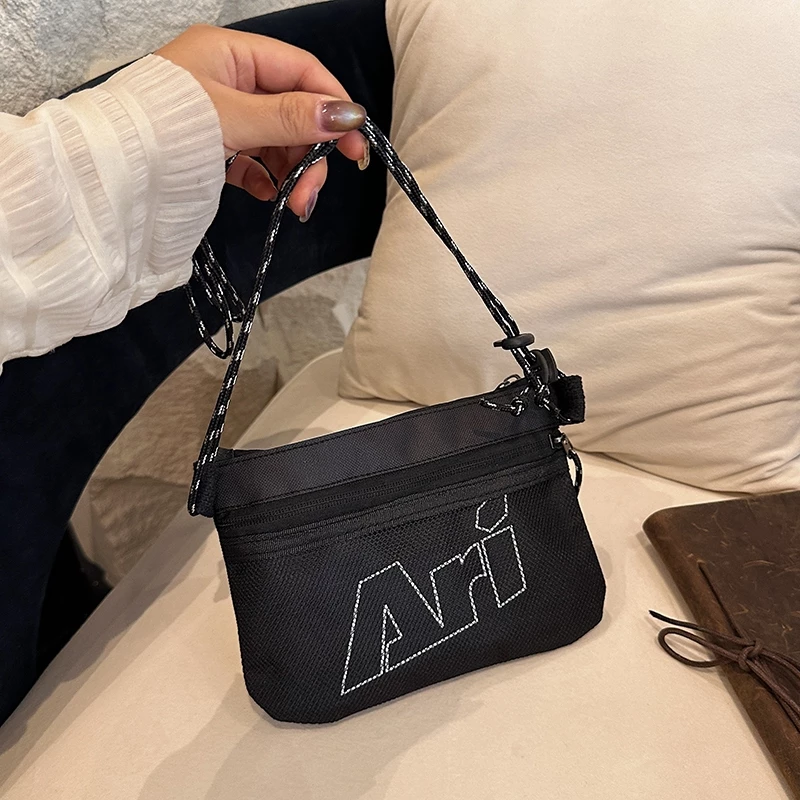 Ari - “ Shoulder Bag “ กระเป๋าสะพายข้าง สีดำใหม่ล่าสุด