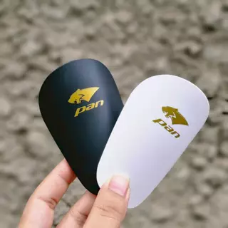 PAN สนับแข้งแพน รหัส PSS063 ขนาด S 2สี AA/ดำทอง WN/ขาวทอง บรรจุ 1 คู่