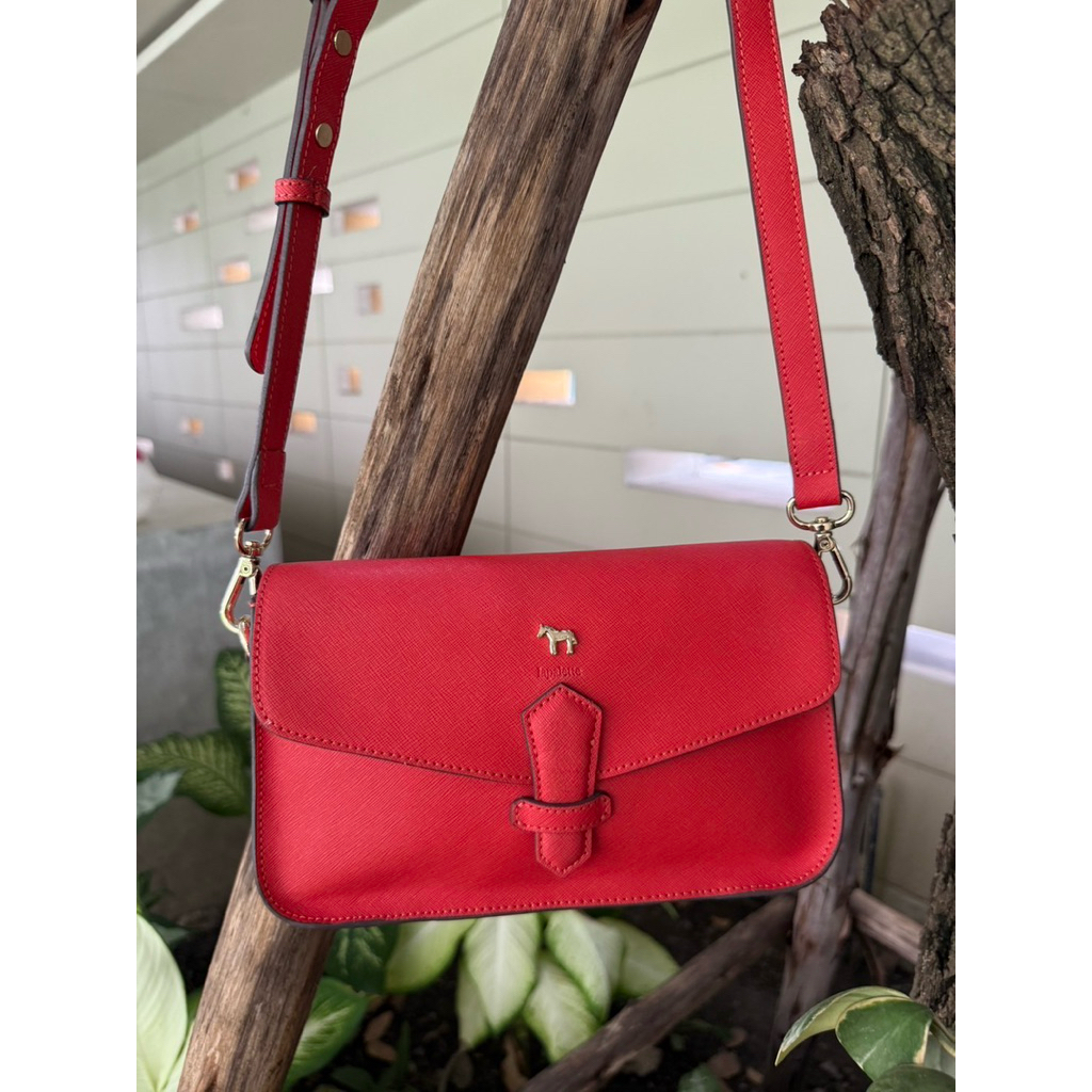Lapalette กระเป๋าสะพายข้าง สีแดง (used) 290.-