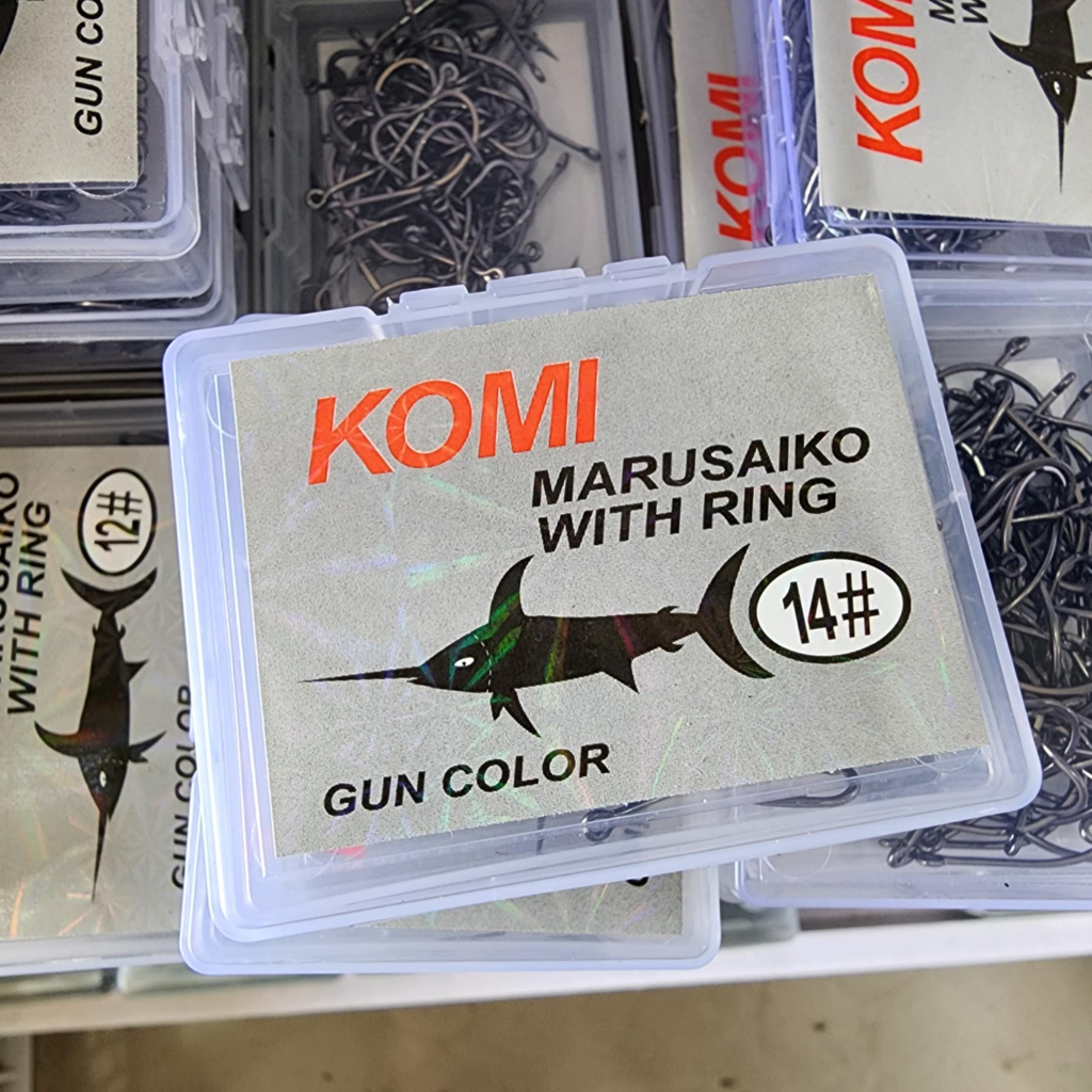 ตะขอเบ็ด KOMI รุ่น MARUSAIKO WITH RING (ตะขอเบ็ดตูดห่วง) สำหรับตกปลา เบ็ดกล่อง ปากแหลม