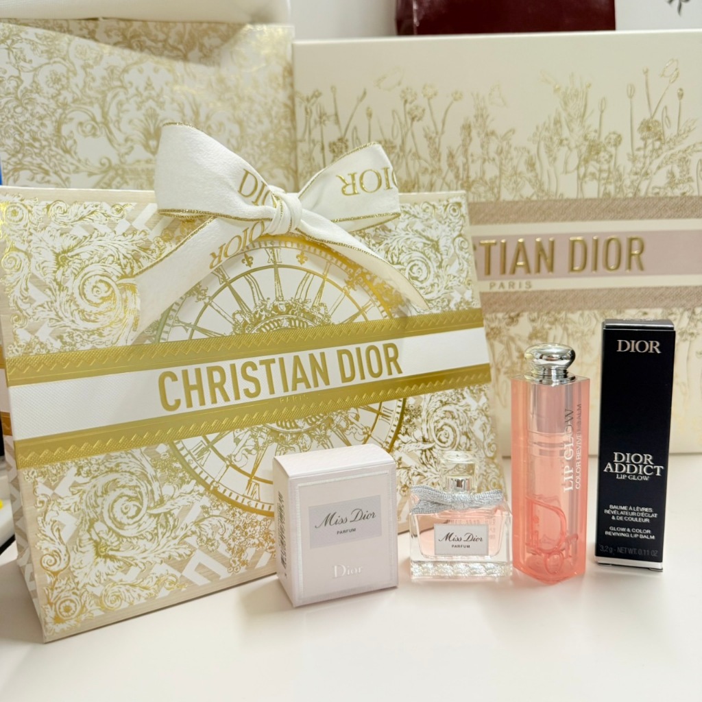Dior Set             • Dior Lip glow full size 012 หรือ 031