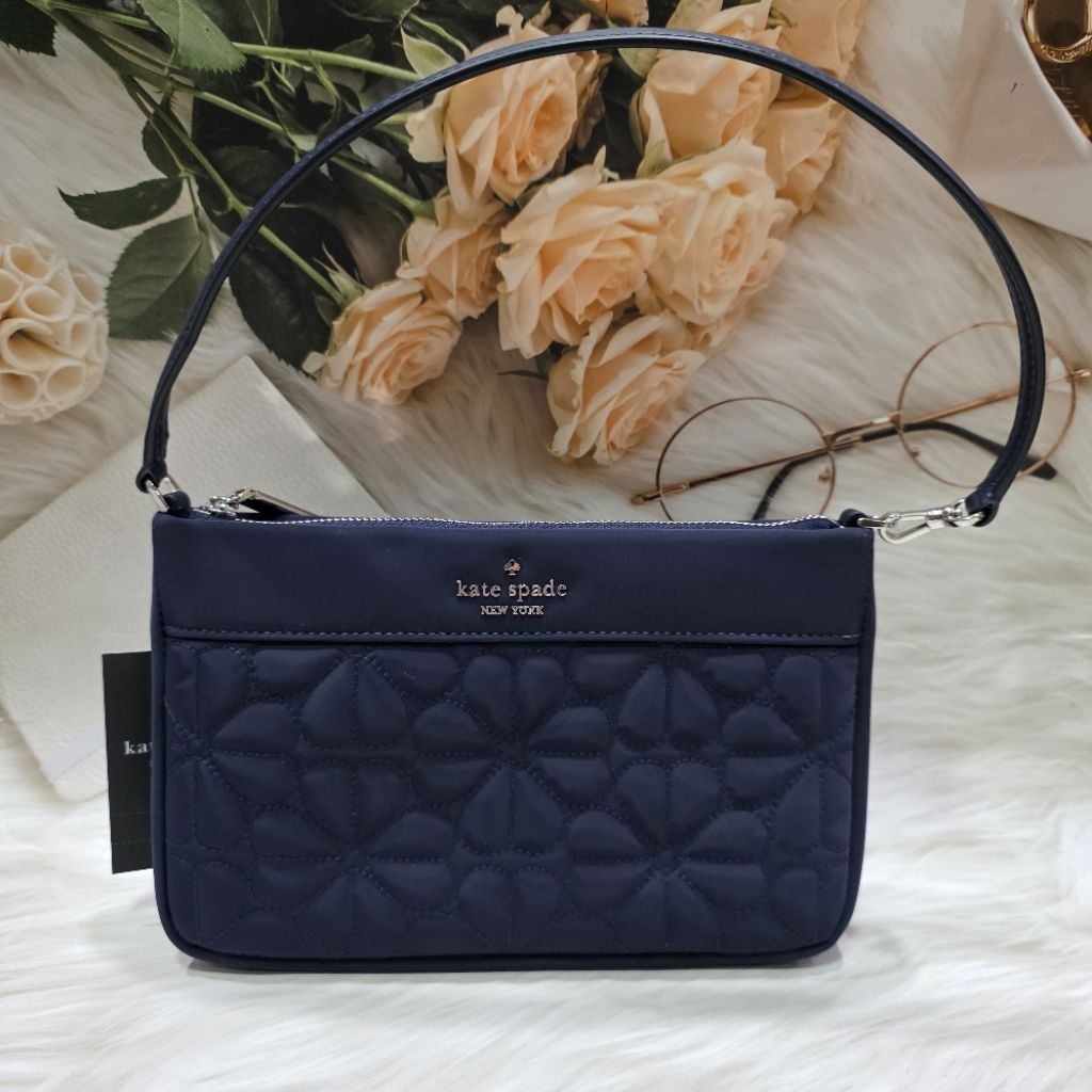 สวยมากๆ กระเป๋า Kate Spade คล้องข้อมือได้ สะพายไหล่ได้ ✧.* พร้อมส่ง ✔ ของแท้ 100% ✧.*