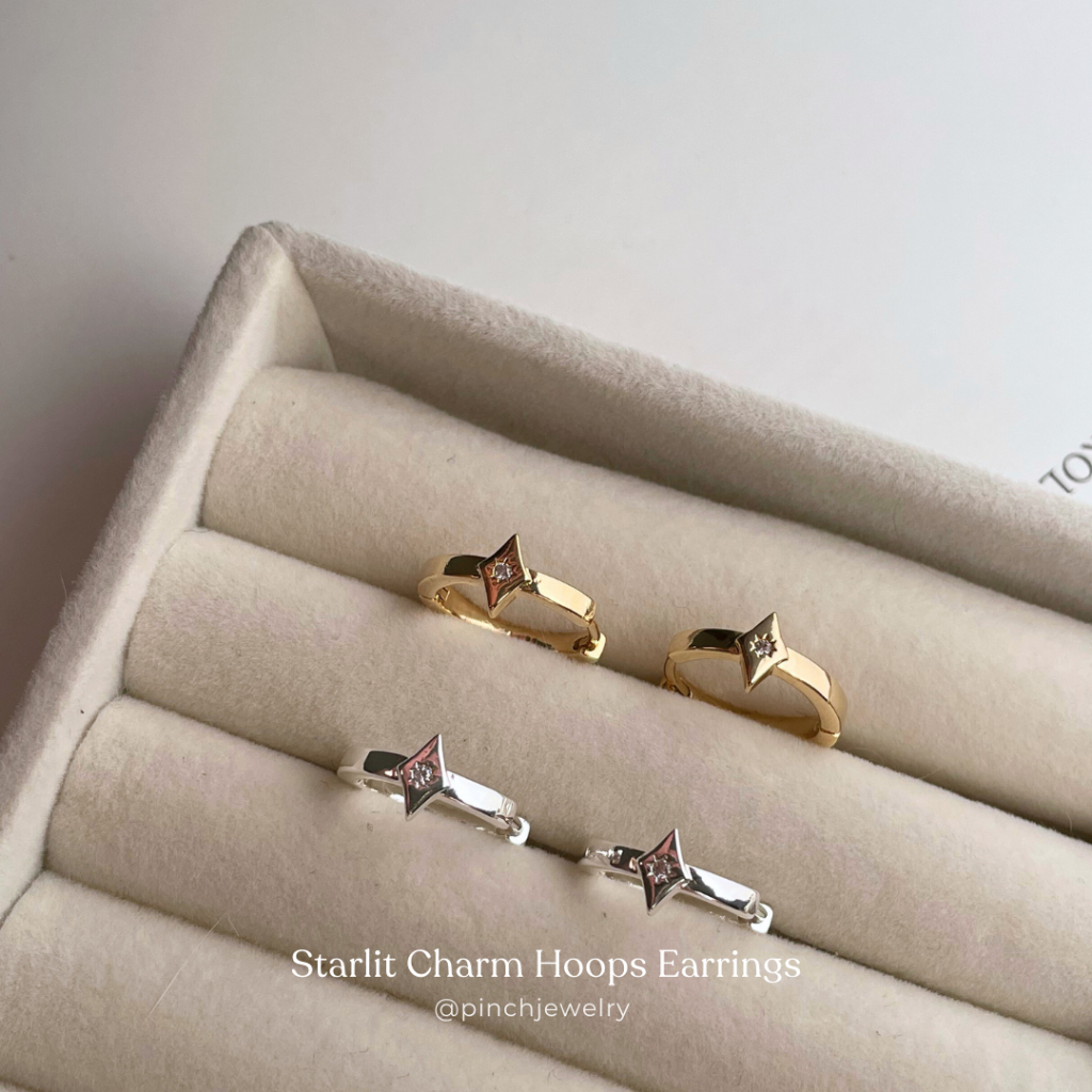 Pinch Starlit Charm Hoops Earrings ต่างหูห่วงดาวประดับเพชรเล็ก