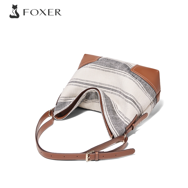 FOXER กระเป๋าผ้าแคนวาสลายทางสำหรับผู้หญิง มีสไตล์และจุของได้เยอะ กระเป๋าสะพายไหล่/กระเป๋าสะพายข้าง