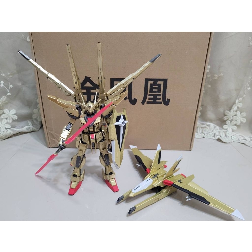 Avenue model akatsuki gundam mg1/100 สีทอง สวยมาก