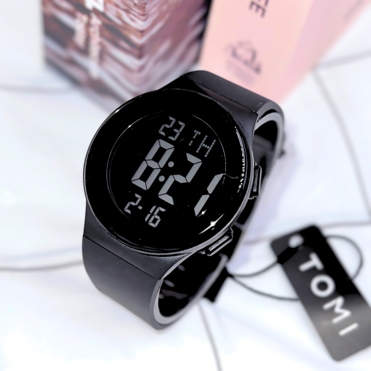 นาฬิกาข้อมือดิจิทัล Tomi ซึ่งเป็นแบรนด์นาฬิกาแฟชั่นที่เน้นดีไซน์และราคาที่เข้าถึงง่าย