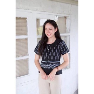 เสื้อคอบัวผ้าฝ้ายผูกดอกไม้ตุ้งติ่งราคาสุดคุ้ม
