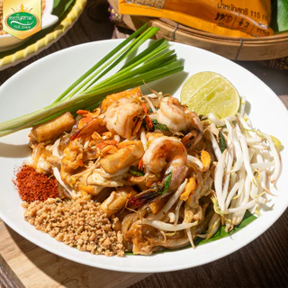 (3 ห่อ) ผัดไทยอัมพวารสจัดจ้าน ตราหยกสยาม : 115 กรัม อร่อย ครบรสในซองเดียว ทำง่าย