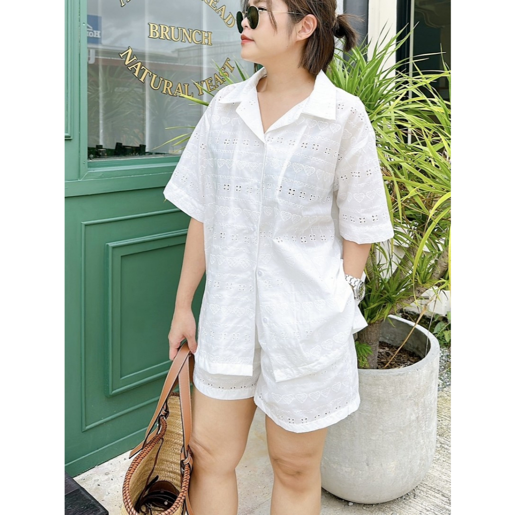 AMCORNER🎀🎀Hawii set shirt🎀🎀 ผ้าลูกไม้ลายฉุ เป็นเนื้อcotton เนื้อดี เนื้อนิ่ม ใส่สบาย สีขาว