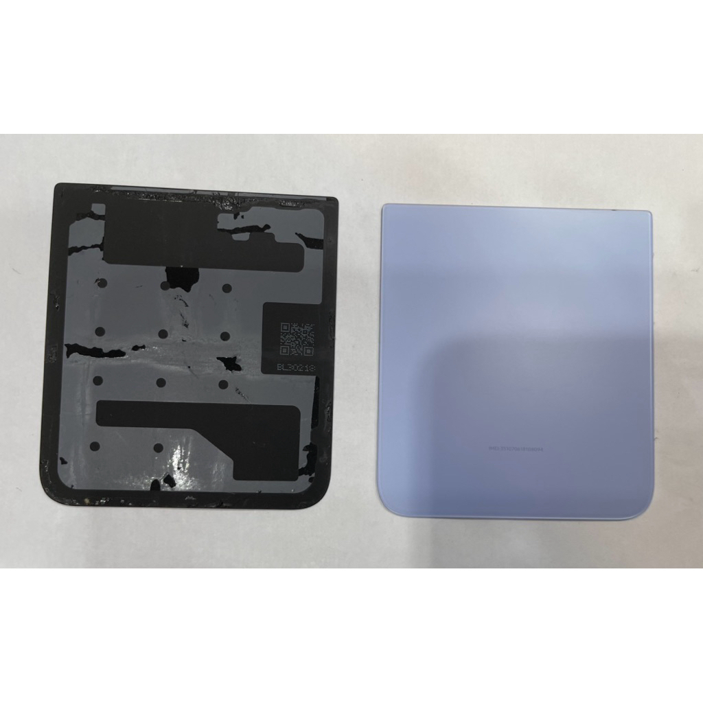 ฝาหลังSamsung Z flip 4 (ของแท้งานถอด)มือสอง