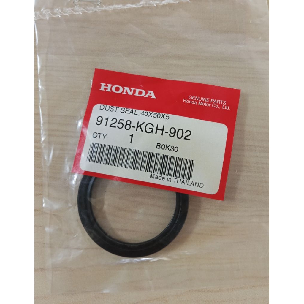 ซีลกันฝุ่นดุมล้อหน้าซ้าย SONIC125, CBR150R PHANTOM ปี2004, WAVE100, WAVE125R,X แท้ศูนย์ 91258-KGH-90