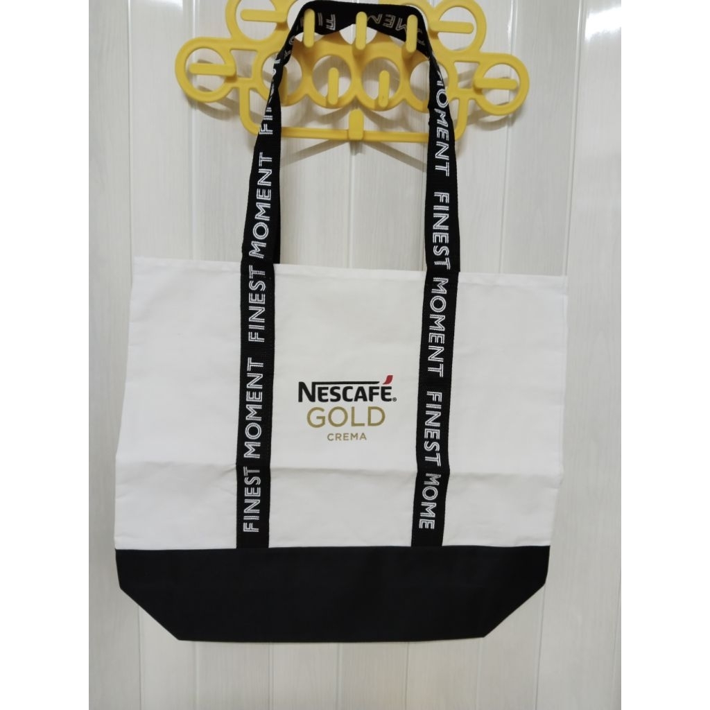 กระเป๋าพรีเมี่ยม หลากหลายงาน แท้ทุกรายการ