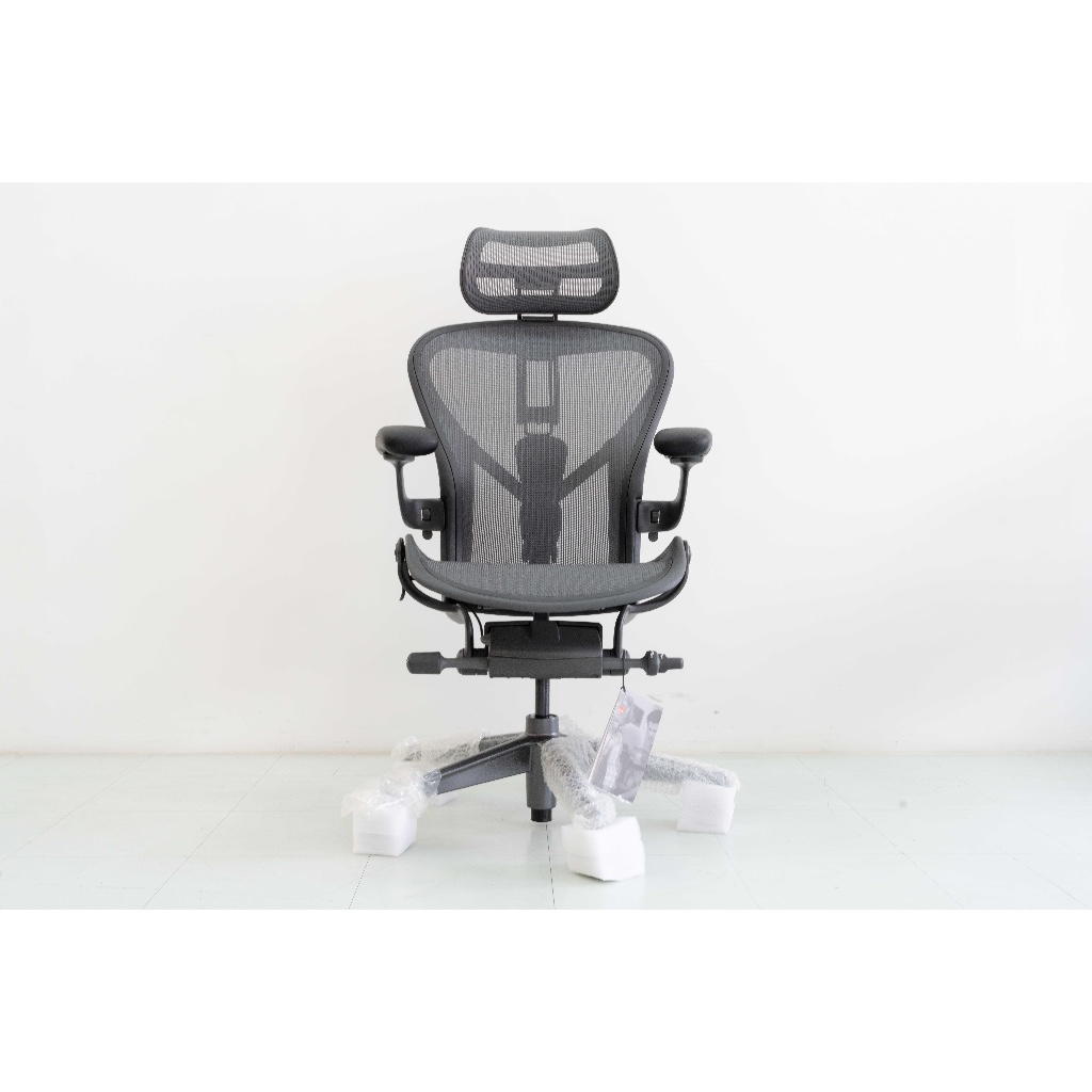 Herman Miller Remastered Aeron Chair สี Graphite โครง Steel | ของแท้ 100% รับประกัน 12 ปี