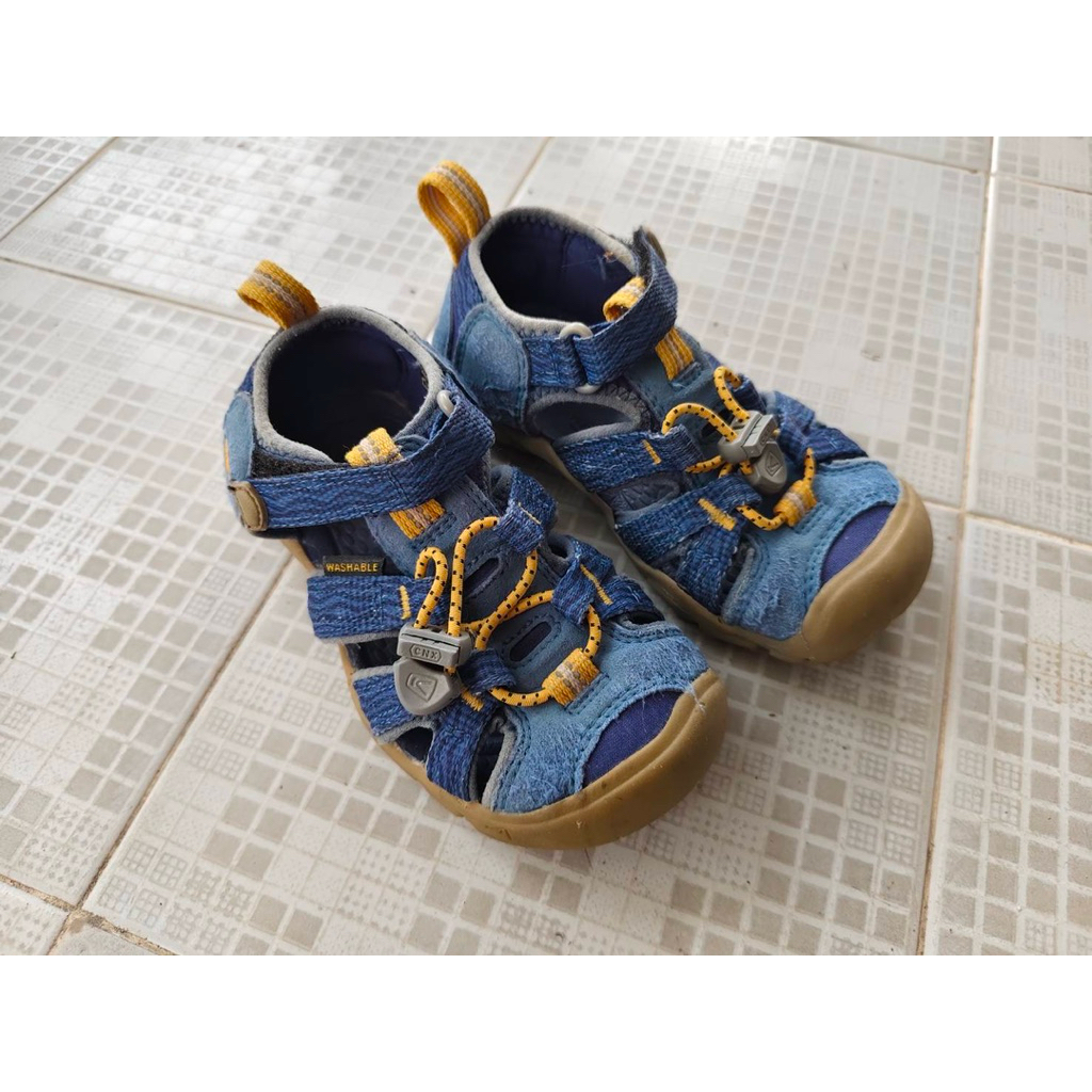 Keen  รองเท้าเด็ก size 17 cm.