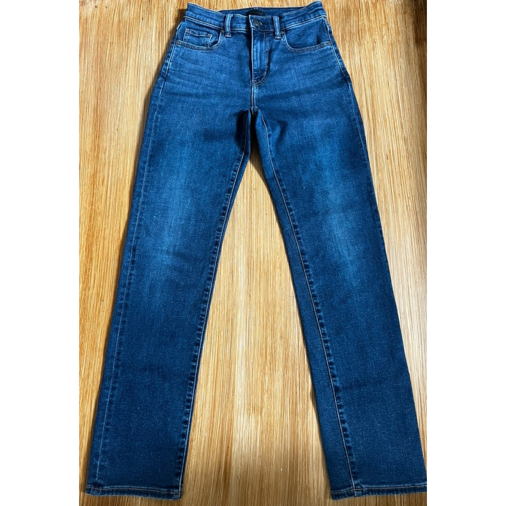 uniqlo แท้มือสอง กางเกงยีนส์สีเข้ม heattech jeans เอว 26 เป้า 12 สะโพก 37 ยาว 39 ผ้านิ่มยืดใส่สบายคะ