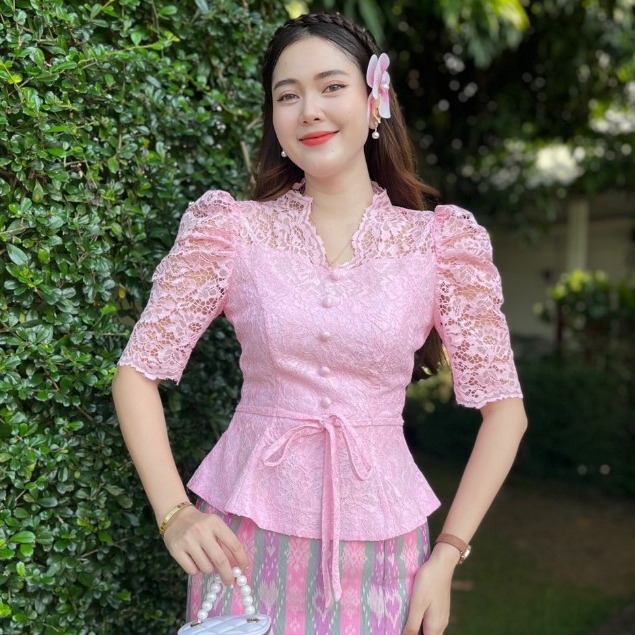 HM - TB เสื้อลูกไม้สีขาวระบายแขนกระบอก 3ส่วน ซิปหลัง รูปที่ 3