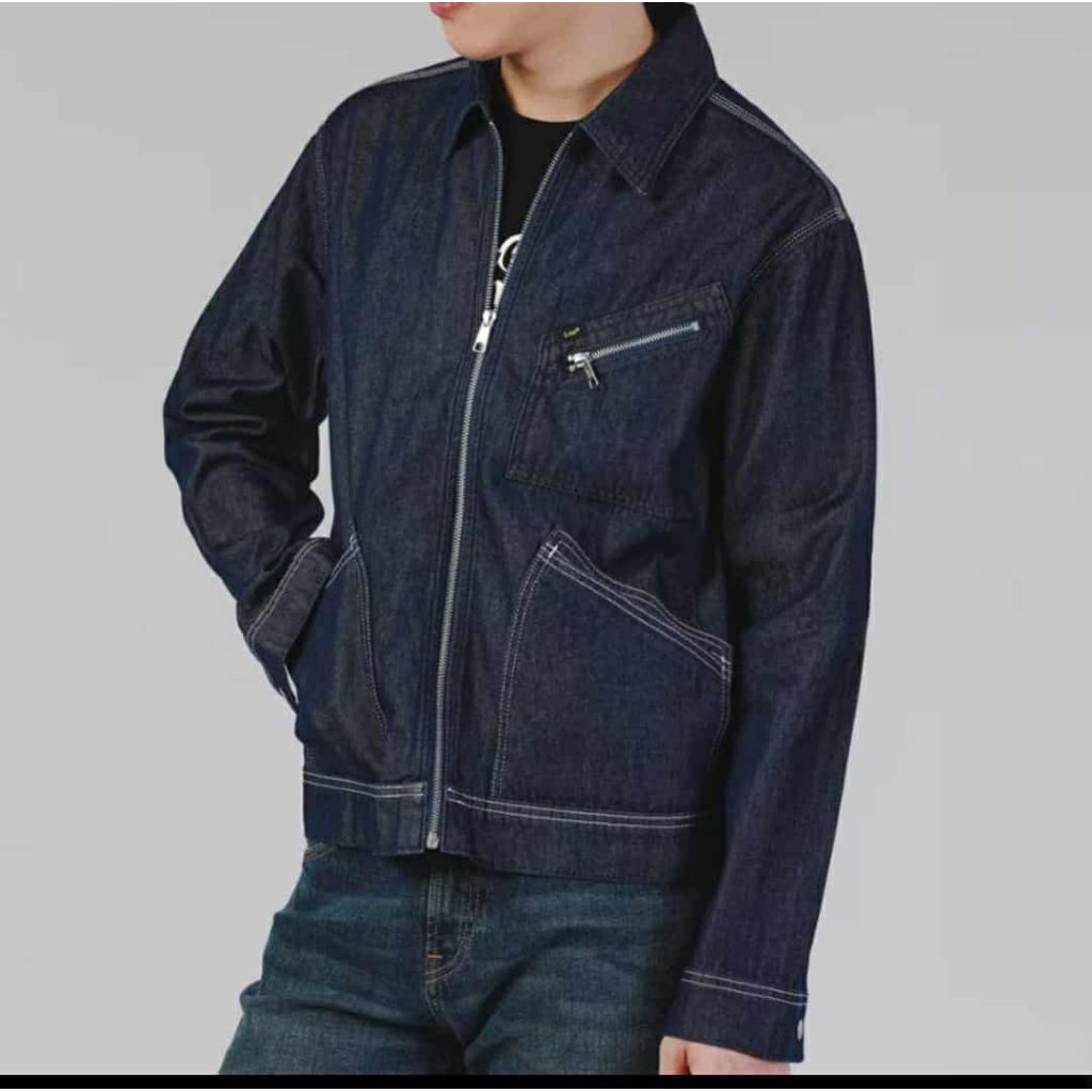 LEE Regular Fit แจ็คเก็ตยีนส์ ผ้าไม่ยืด made in Thailand ราคา 3,990฿ ( ด้านในไม่มีกระเป๋า