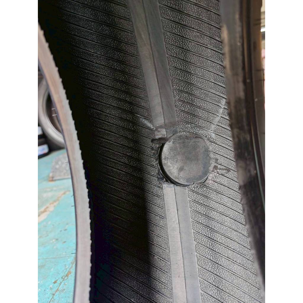 ยางเปอร์เซ็นต์ Hankook ขนาด 215 70 R16 ปี23 มีปะ ราคา 323 บาท