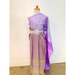 ชุดไทยเด็กสีม่วง สไบเลื่อมเกาะอก 2 ชั้นสีม่วงหวานๆแมตท์สีเงิ…