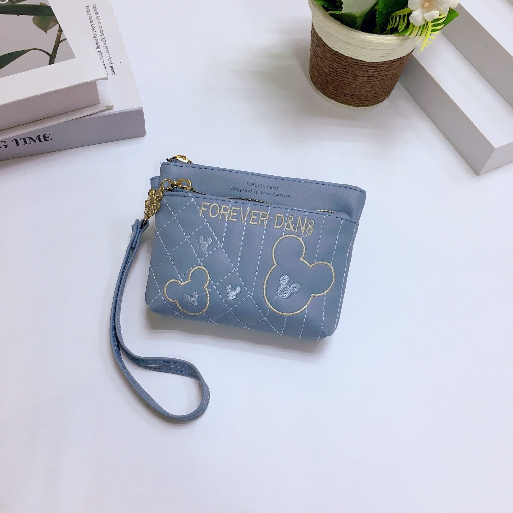 DQ82#BBกระเป๋าสตางค์กระเป๋าสตางค์ผู้หญิง พร้อมสายคลองมือค่ะ มี3 ซิปใส่เหรียญใส่บัตรได้ค่ะใส่แบงค์1000 พับครึ่ง - รูปที่ 4