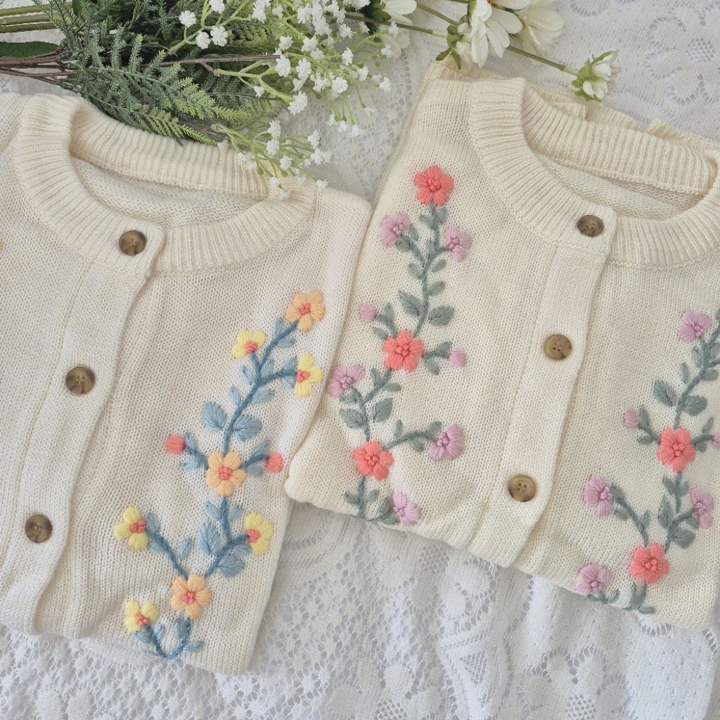 เสื้อไหมพรม คาดิแกน ปักมือ (cardigan embroidery) – โปรปัง